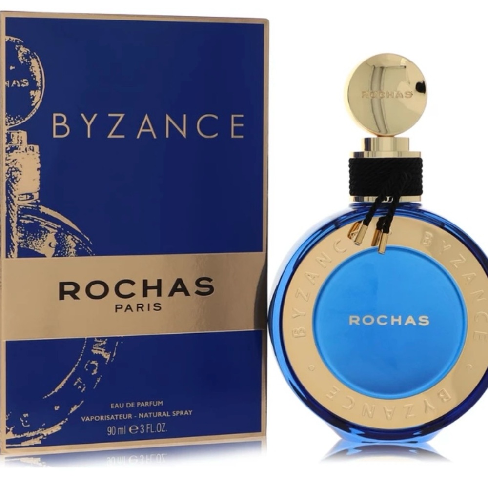 Rochas Fragrance with Floral and Woody Notes